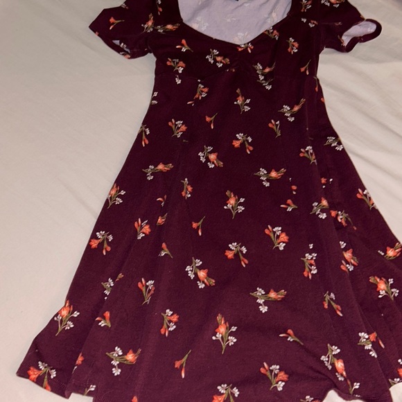 Forever 21 Dresses & Skirts - Burgundy floral dress, size small